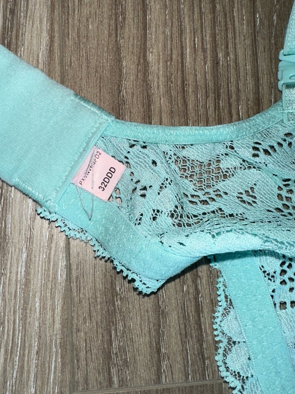 PINK Victoria's Secret Lace Underwire Bra & Thong in Aqua Mint - Picture 9 of 10